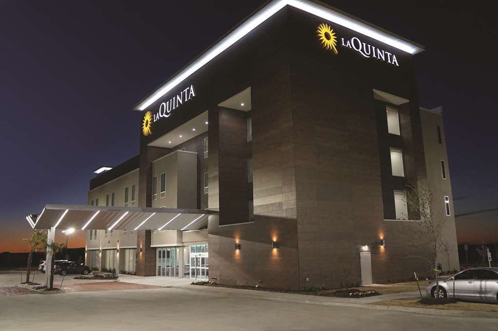 La Quinta By Wyndham Dallas Plano - The Colony Exterior photo