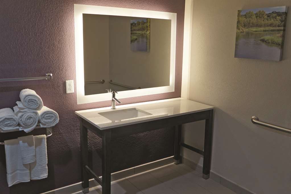La Quinta By Wyndham Dallas Plano - The Colony Room photo
